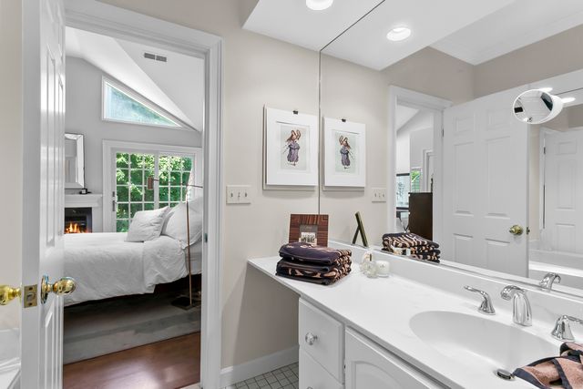 80 Bywater Lane 80, Bridgeport, CT 06605