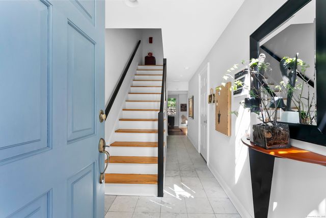 80 Bywater Lane 80, Bridgeport, CT 06605