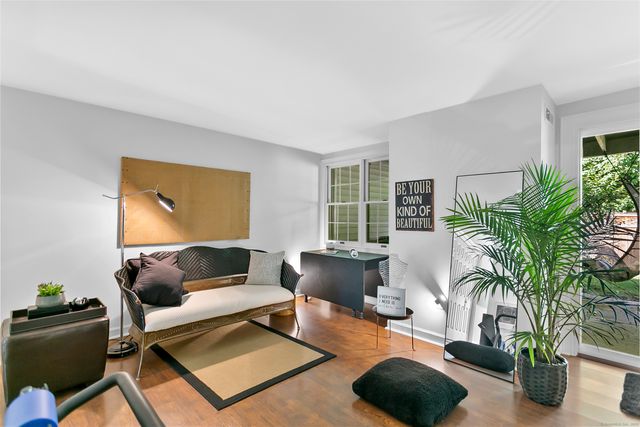 80 Bywater Lane 80, Bridgeport, CT 06605