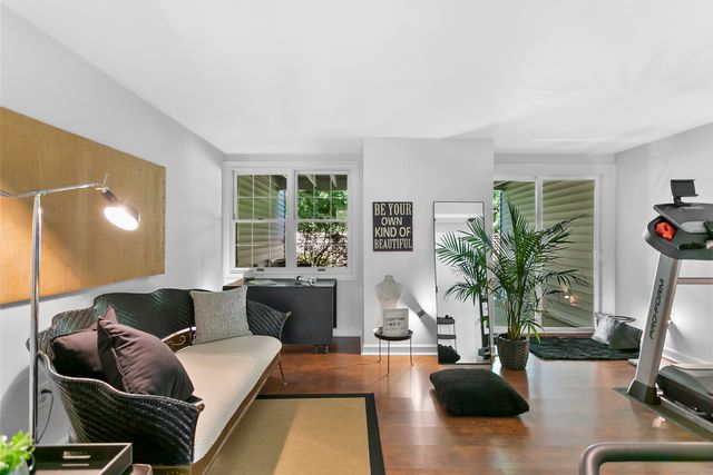 80 Bywater Lane 80, Bridgeport, CT 06605