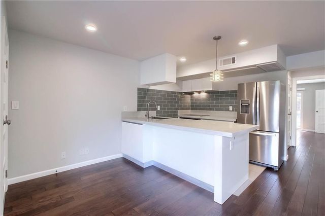 3110 Red River ST 210, Austin, TX 78705