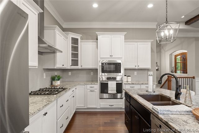 1608 Augusta Parkway, Henryville, IN 47126