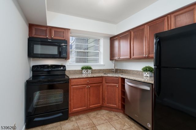 28 Deanna Dr 53, Hillsborough Twp., NJ 08844