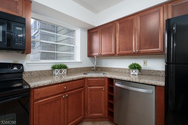 28 Deanna Dr 53, Hillsborough Twp., NJ 08844