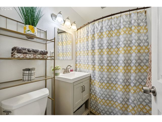 12905 Sw WALKER Rd, Beaverton, OR 97005