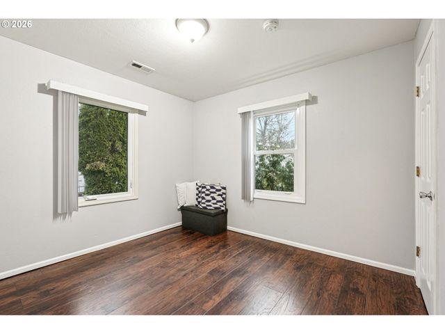 12905 Sw WALKER Rd, Beaverton, OR 97005