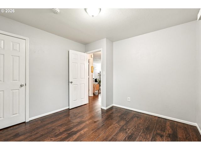 12905 Sw WALKER Rd, Beaverton, OR 97005