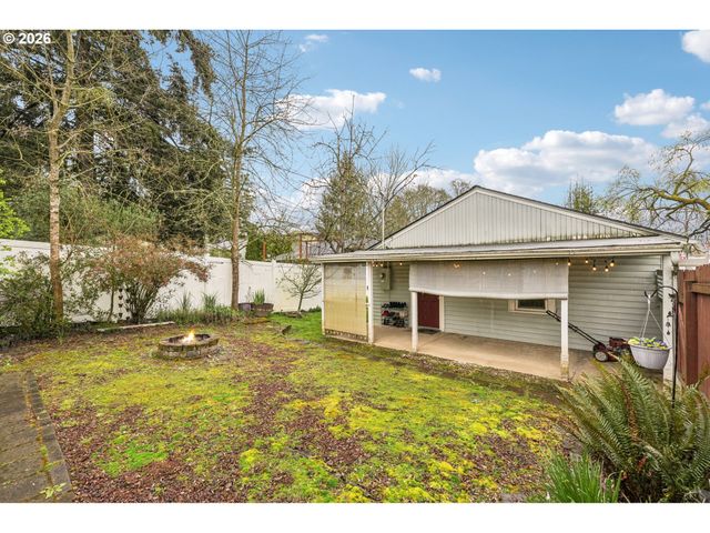 12905 Sw WALKER Rd, Beaverton, OR 97005