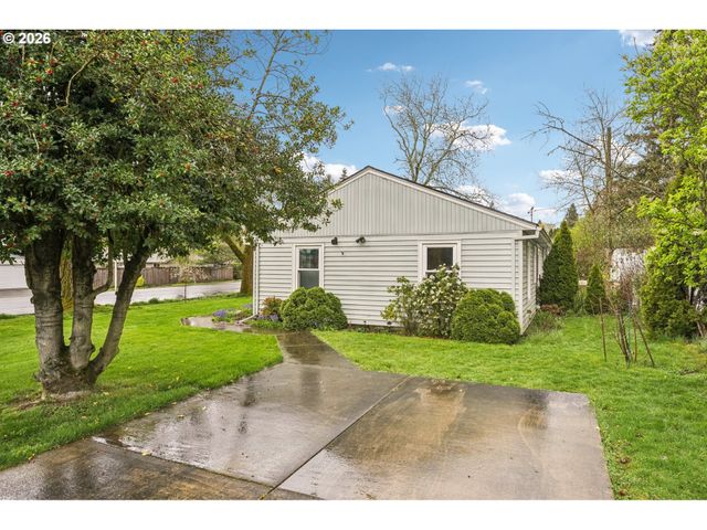 12905 Sw WALKER Rd, Beaverton, OR 97005