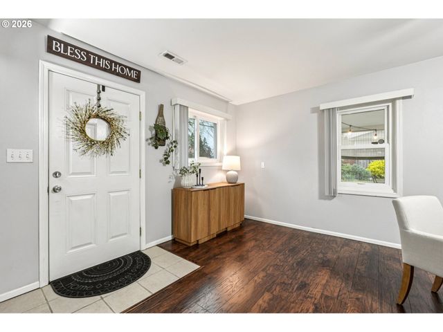 12905 Sw WALKER Rd, Beaverton, OR 97005