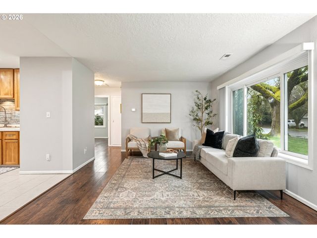 12905 Sw WALKER Rd, Beaverton, OR 97005