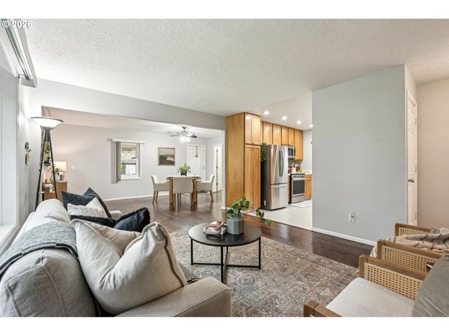 12905 Sw WALKER Rd, Beaverton, OR 97005