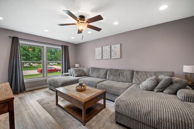 307 N 7th STREET, Waterford, WI 53185