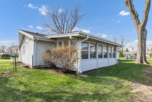 319 S BRAINTREE Drive, Schaumburg, IL 60193