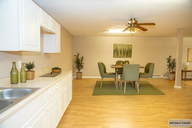 9887 W Higgins Lake Drive, Roscommon, MI 48653