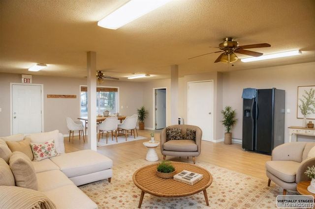 9887 W Higgins Lake Drive, Roscommon, MI 48653