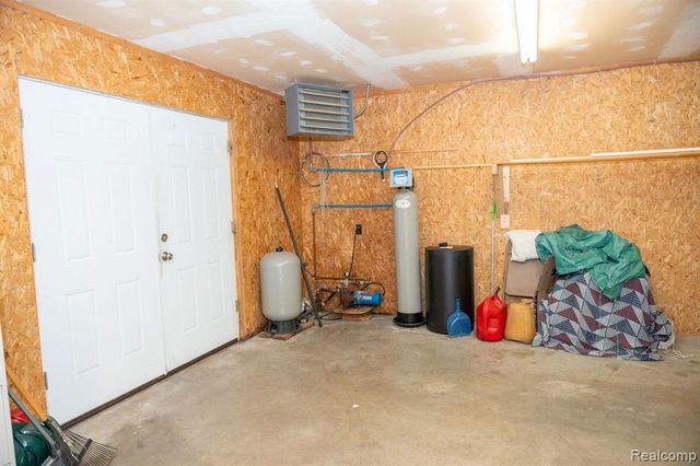 9887 W Higgins Lake Drive, Roscommon, MI 48653