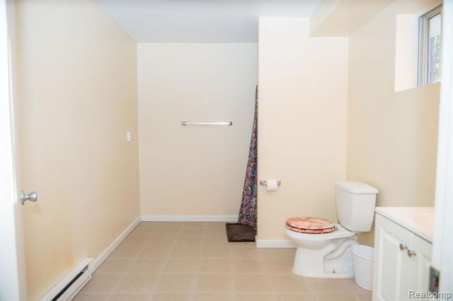 9887 W Higgins Lake Drive, Roscommon, MI 48653