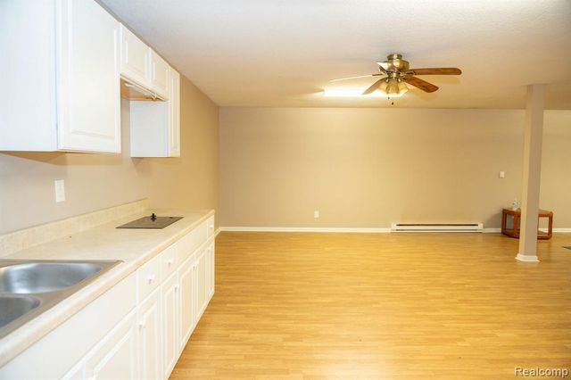 9887 W Higgins Lake Drive, Roscommon, MI 48653