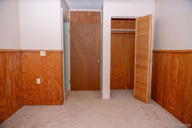 9887 W Higgins Lake Drive, Roscommon, MI 48653