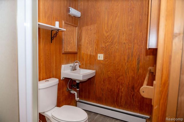 9887 W Higgins Lake Drive, Roscommon, MI 48653