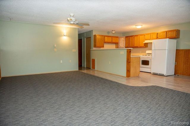 9887 W Higgins Lake Drive, Roscommon, MI 48653