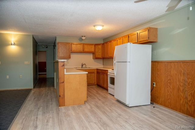 9887 W Higgins Lake Drive, Roscommon, MI 48653