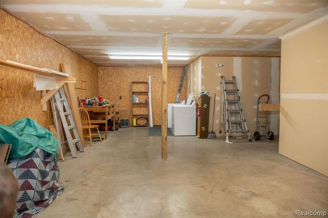 9887 W Higgins Lake Drive, Roscommon, MI 48653