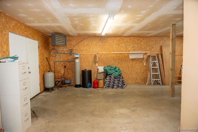 9887 W Higgins Lake Drive, Roscommon, MI 48653