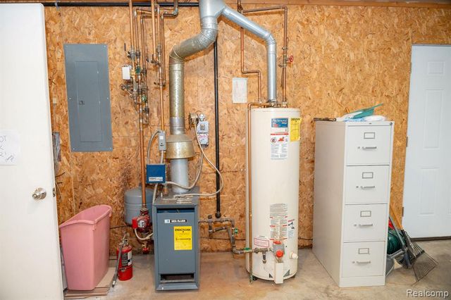 9887 W Higgins Lake Drive, Roscommon, MI 48653