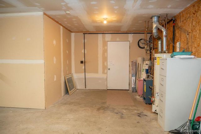 9887 W Higgins Lake Drive, Roscommon, MI 48653