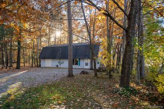 9887 W Higgins Lake Drive, Roscommon, MI 48653