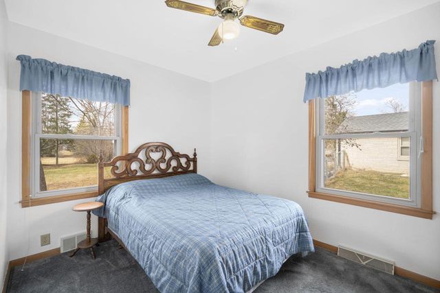 5333 S 28th STREET, Greenfield, WI 53221