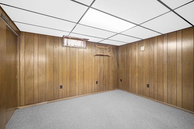 5333 S 28th STREET, Greenfield, WI 53221