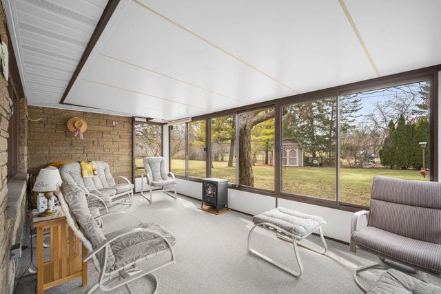 5333 S 28th STREET, Greenfield, WI 53221