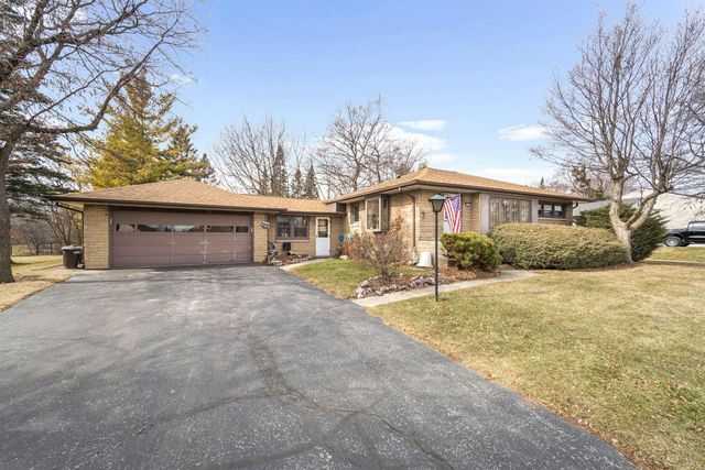 5333 S 28th STREET, Greenfield, WI 53221