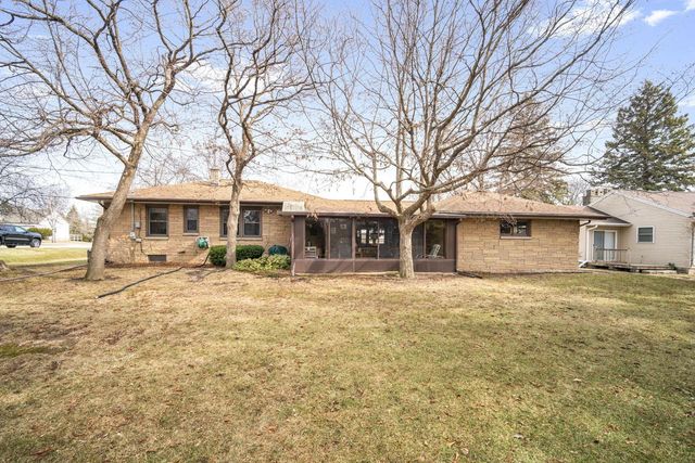 5333 S 28th STREET, Greenfield, WI 53221