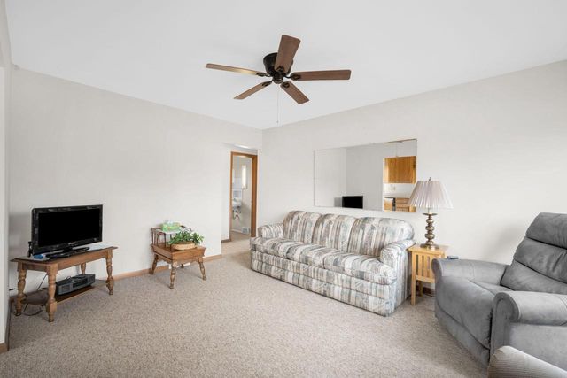 5333 S 28th STREET, Greenfield, WI 53221