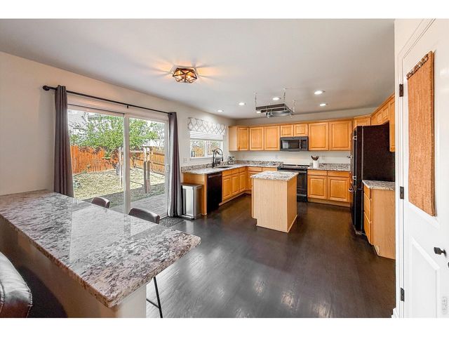 1233 Button Rock Dr, Longmont, CO 80504