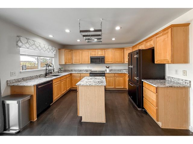 1233 Button Rock Dr, Longmont, CO 80504
