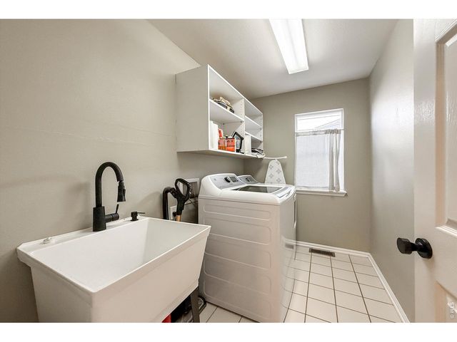 1233 Button Rock Dr, Longmont, CO 80504