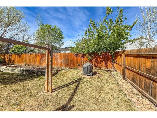 1233 Button Rock Dr, Longmont, CO 80504