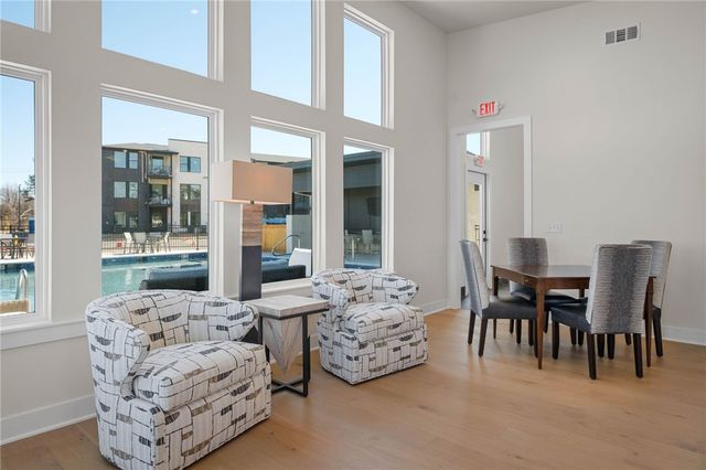 3329 MP Parkway 305, Bentonville, AR 72712