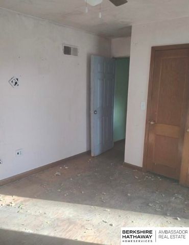 8201 Browne Street, Omaha, NE 68134