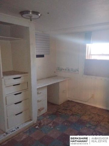 8201 Browne Street, Omaha, NE 68134