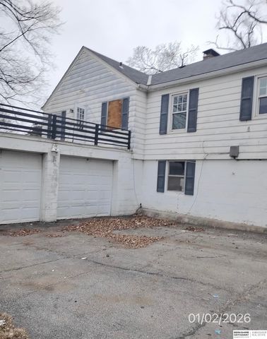 8201 Browne Street, Omaha, NE 68134