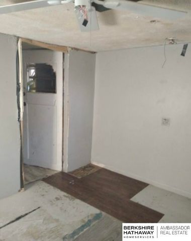 8201 Browne Street, Omaha, NE 68134