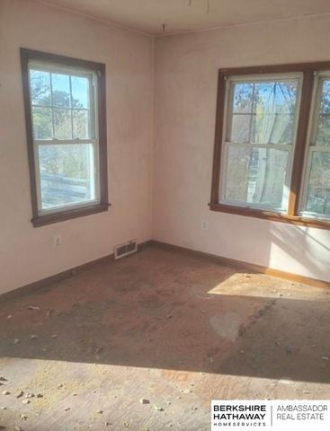 8201 Browne Street, Omaha, NE 68134