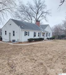 8201 Browne Street, Omaha, NE 68134