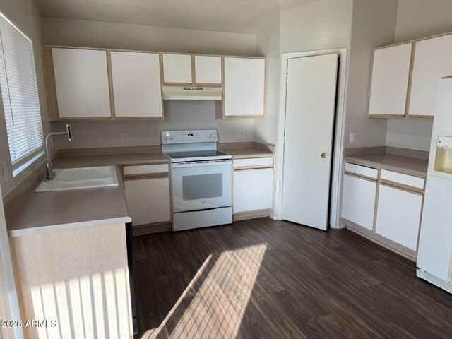 12071 W DAHLIA Drive, El Mirage, AZ 85335